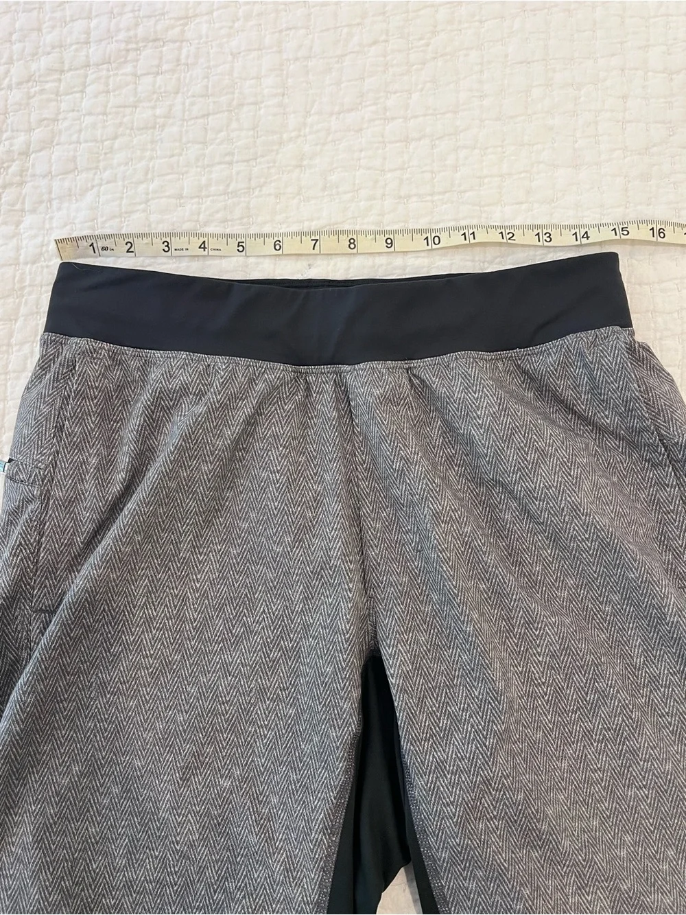 Lululemon Shorts Mens Medium Gray T.H.E. 11” Inseam Linerless Athletic Active